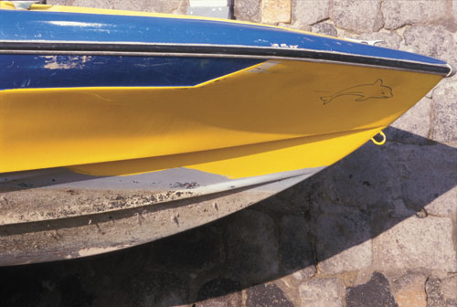 ischia-boat-at-wall